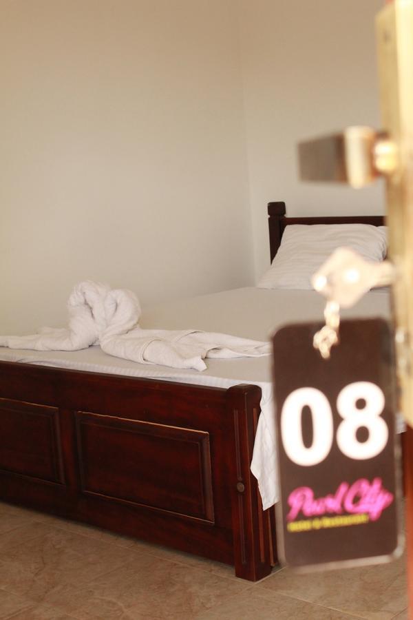 Pearl City Hotel Tissamaharama Exteriör bild