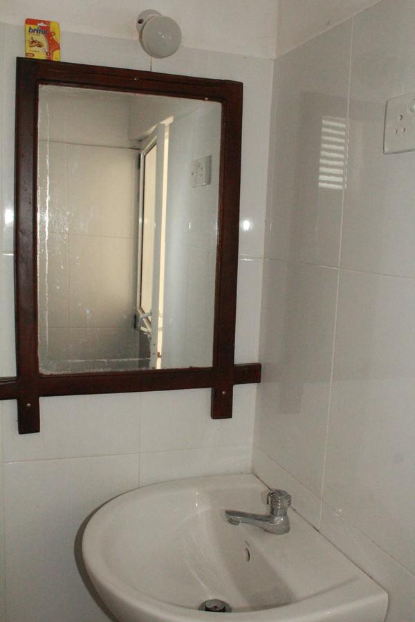 Pearl City Hotel Tissamaharama Rum bild
